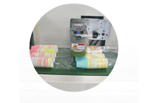 聯(lián)線紙杯包裝機(jī)樣品